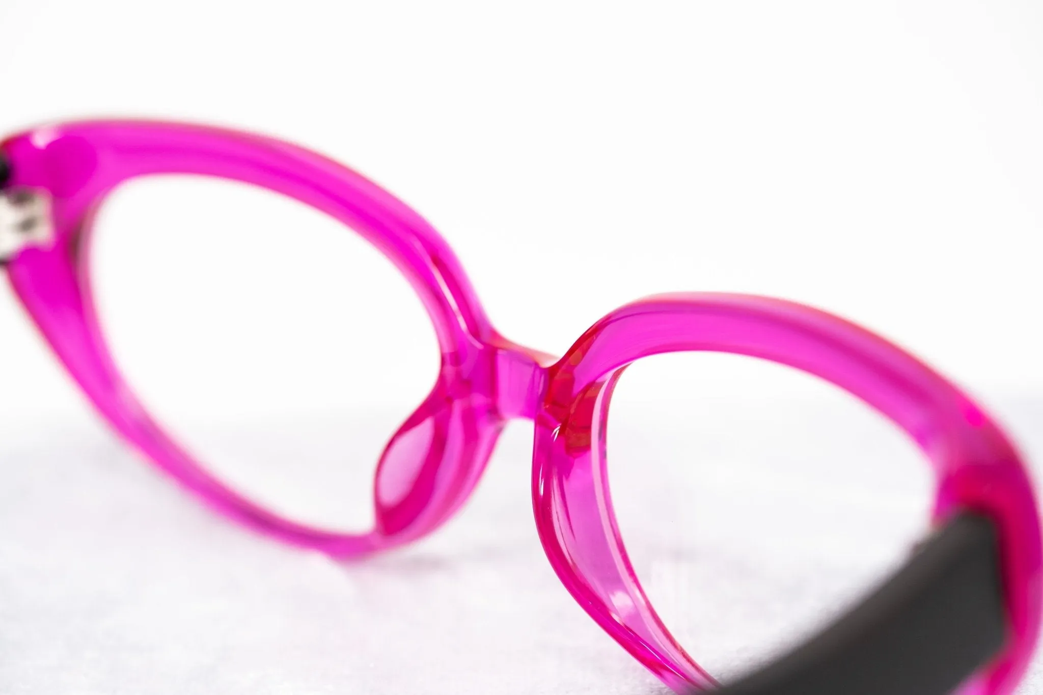 Oscar De La Renta Eyeglasses Cat Eye Pink and Clear