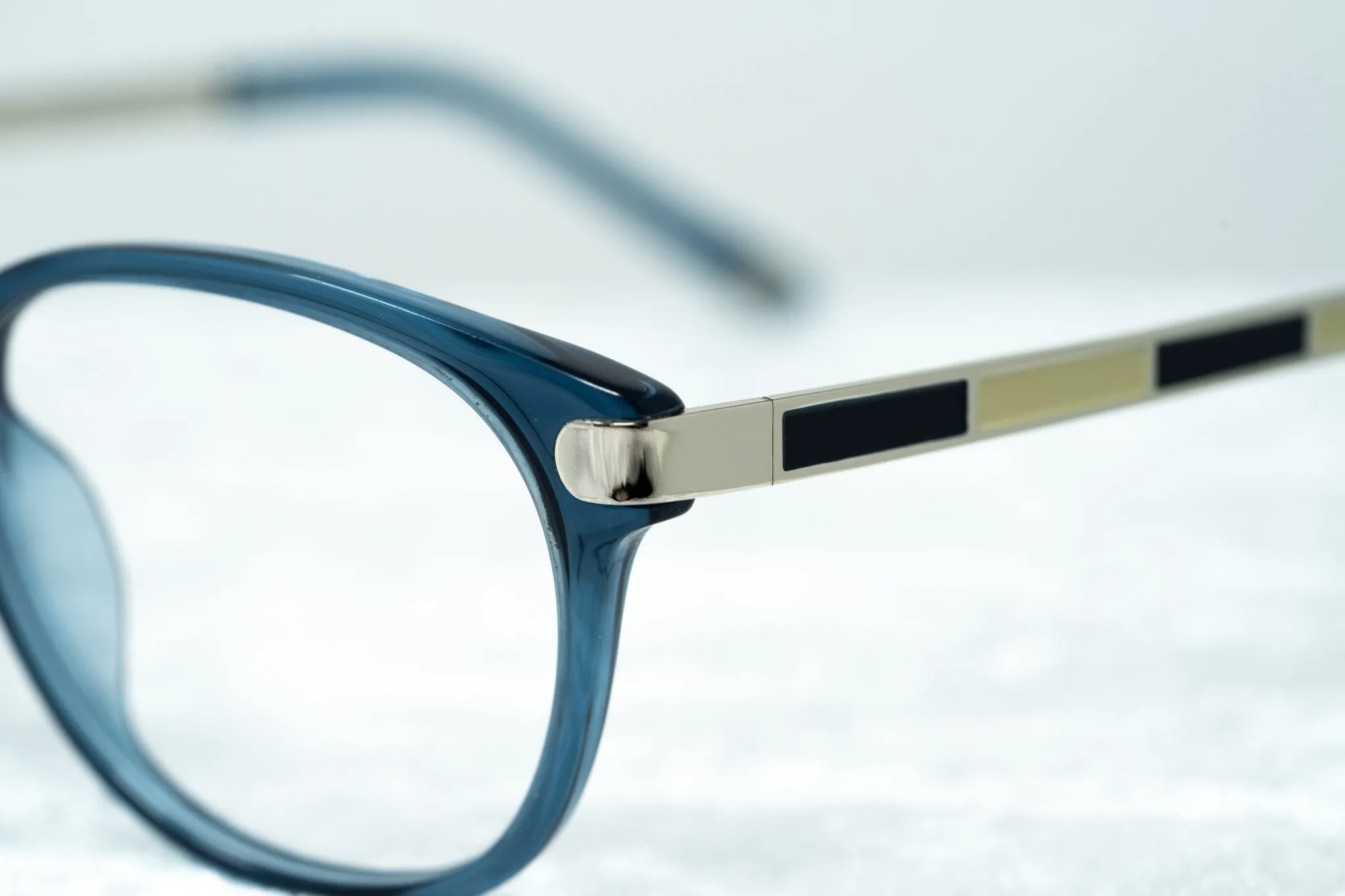 Oscar De La Renta Eyeglasses  Oval Blue and Clear