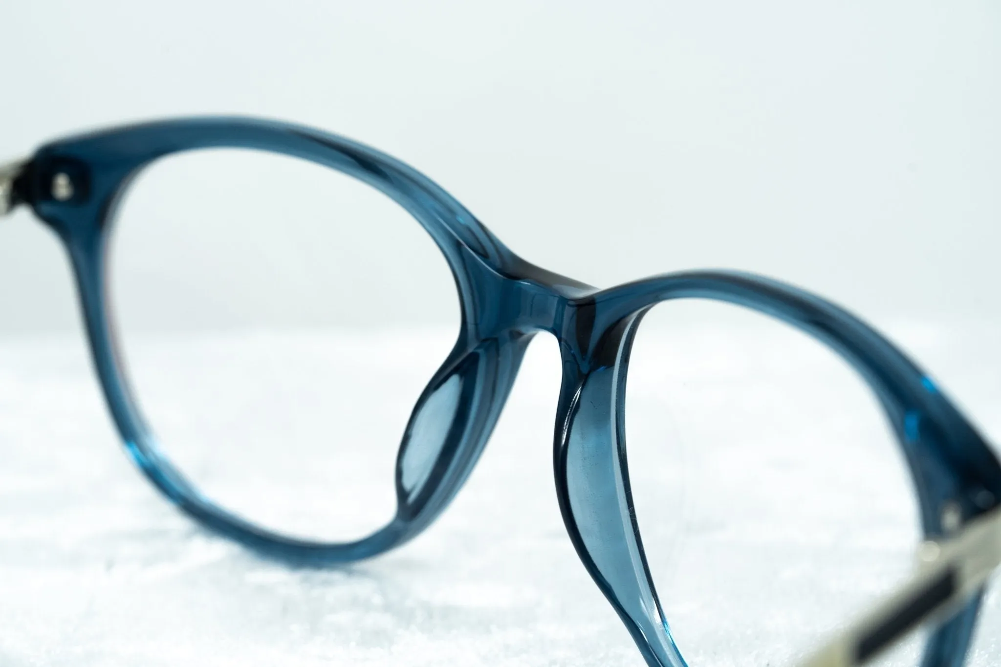 Oscar De La Renta Eyeglasses  Oval Blue and Clear